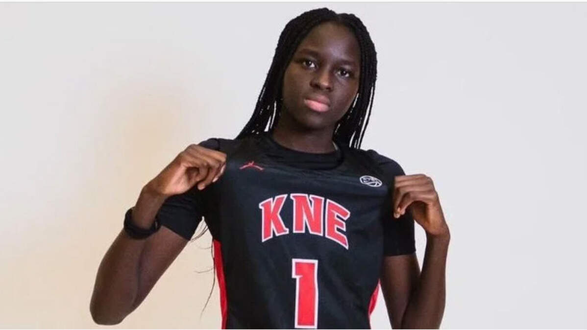 Agot Makeer is the No. 4 recruit in the espnW 2025 HoopGurlz Top 100 Recruiting Rankings.