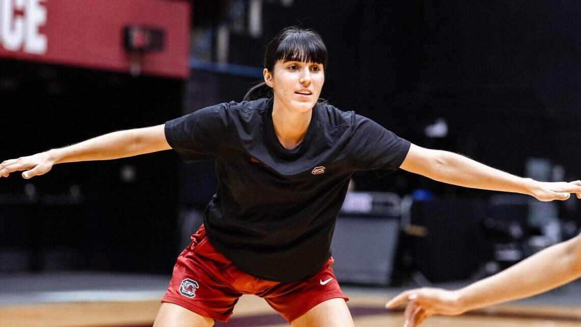 Justine Loubens officially on campus, working out with Gamecocks. Here’s what to know