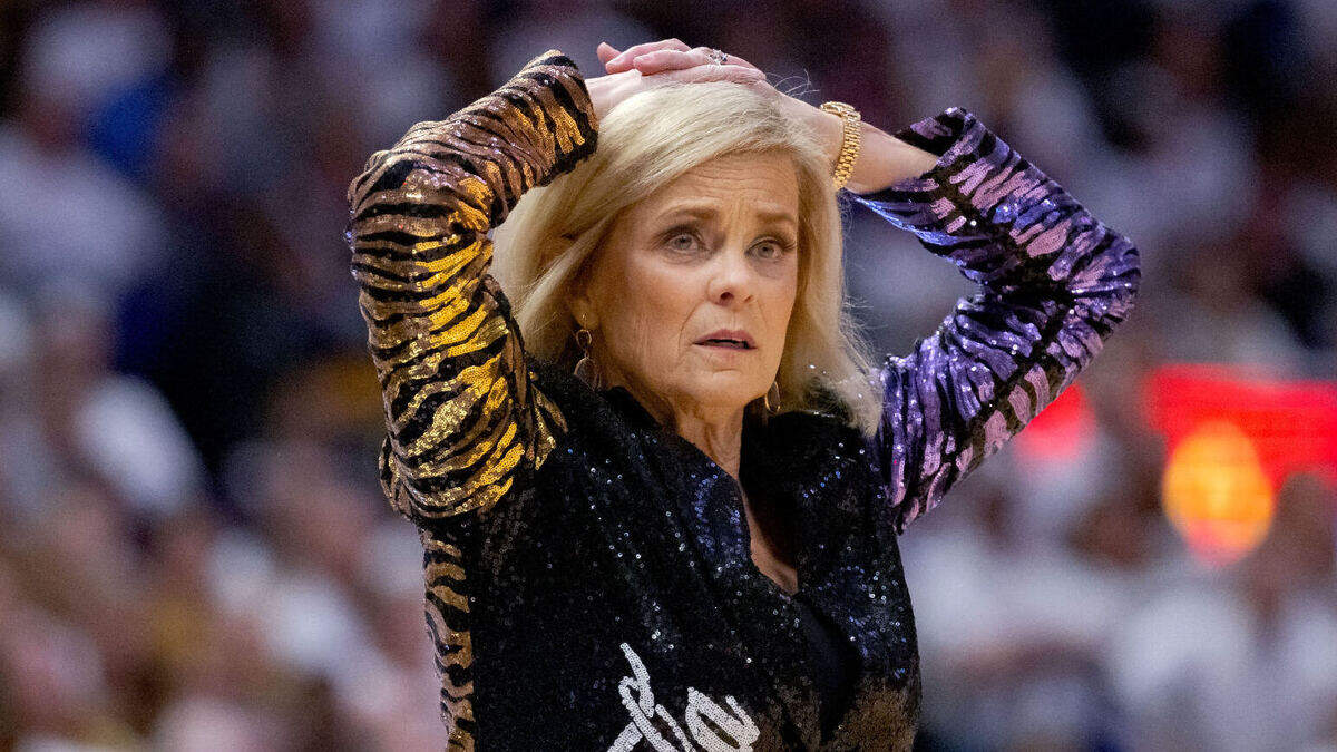 Jan 25, 2024; Baton Rouge, Louisiana, USA; LSU Lady Tigers head coach Kim Mulkey reacts against the South Carolina Gamecocks during the first half at Pete Maravich Assembly Center.