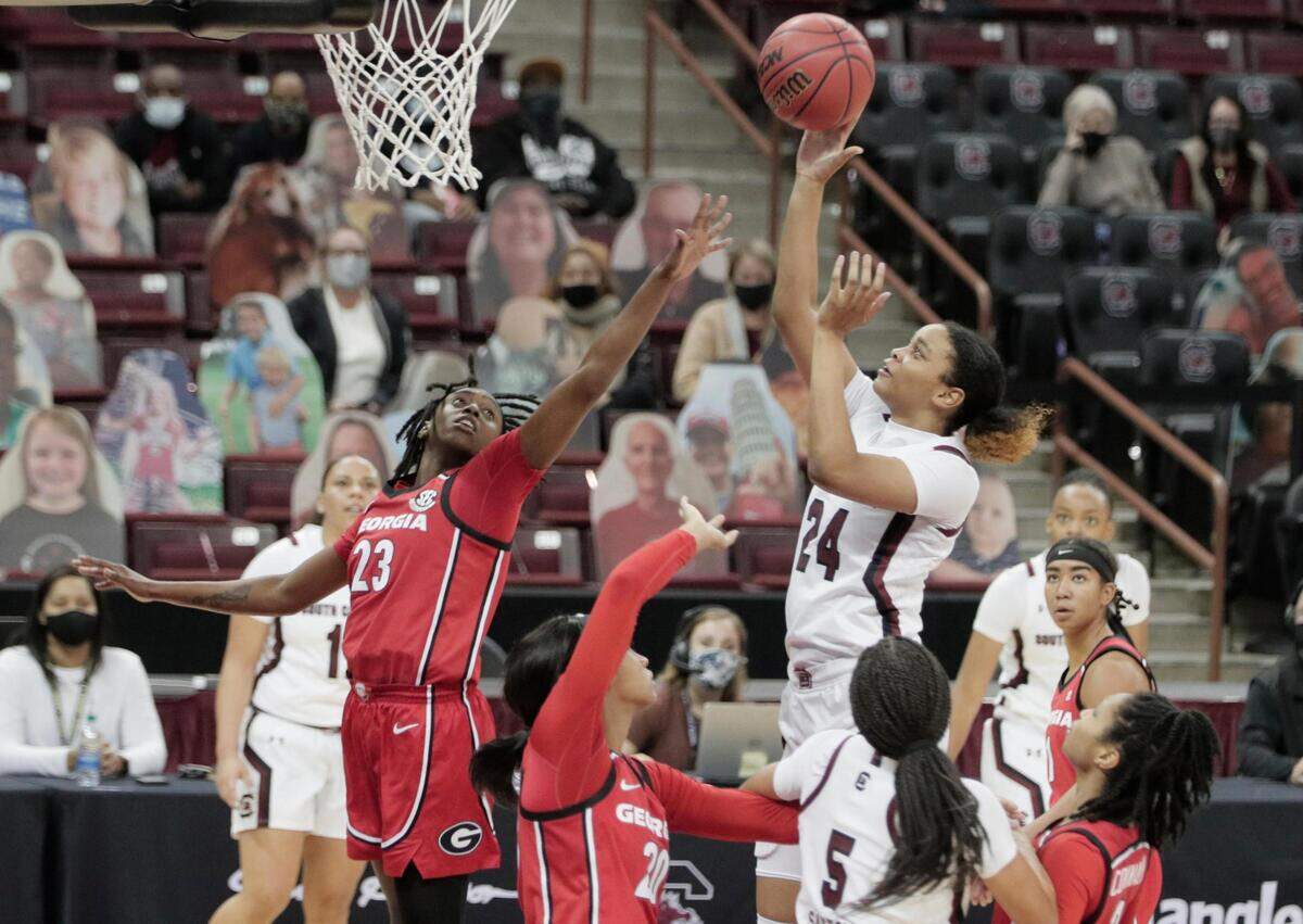 South Carolina Gamecocks guard LeLe Grissett (24) jumps to shoot against the University of Georgia at Colonial Life Arena on Thursday, January 21, 2021.