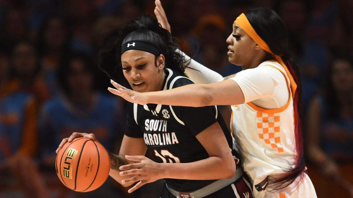 South Carolina’s Kamilla Cardoso (10) is guarded by Tennessee’s Tamari Key (20) during an NCAA college basketball game on Thursday, February 15, 2024 in Knoxville, Tenn.