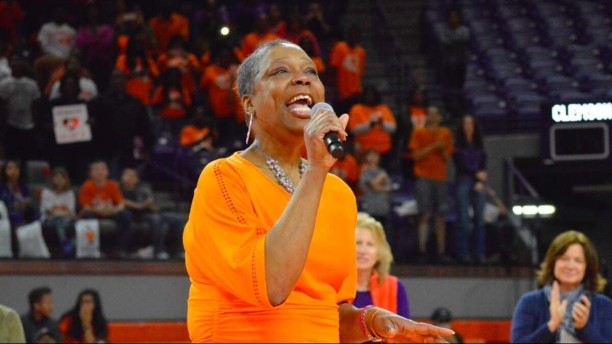 Former Clemson basketball star Barbara Kennedy-Dixon "never stopped going" after a lung cancer diagnosis in her 50s.