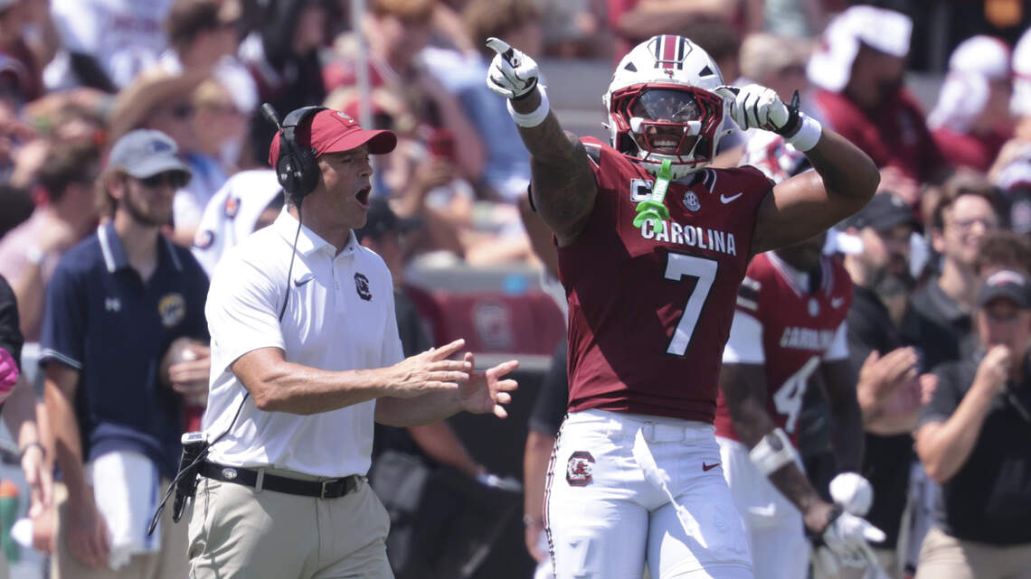 What Shane Beamer said about record heat, Kendal Briles offense vs. Kent State