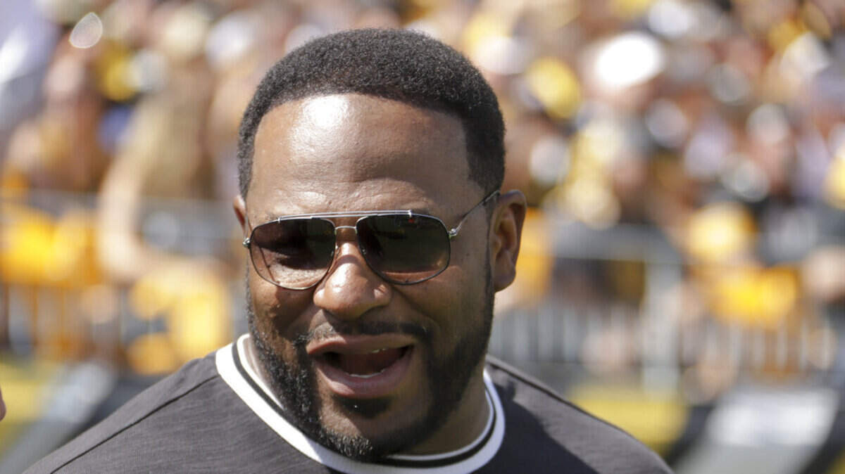 Former Pittsburgh Steelers running back Jerome Bettis