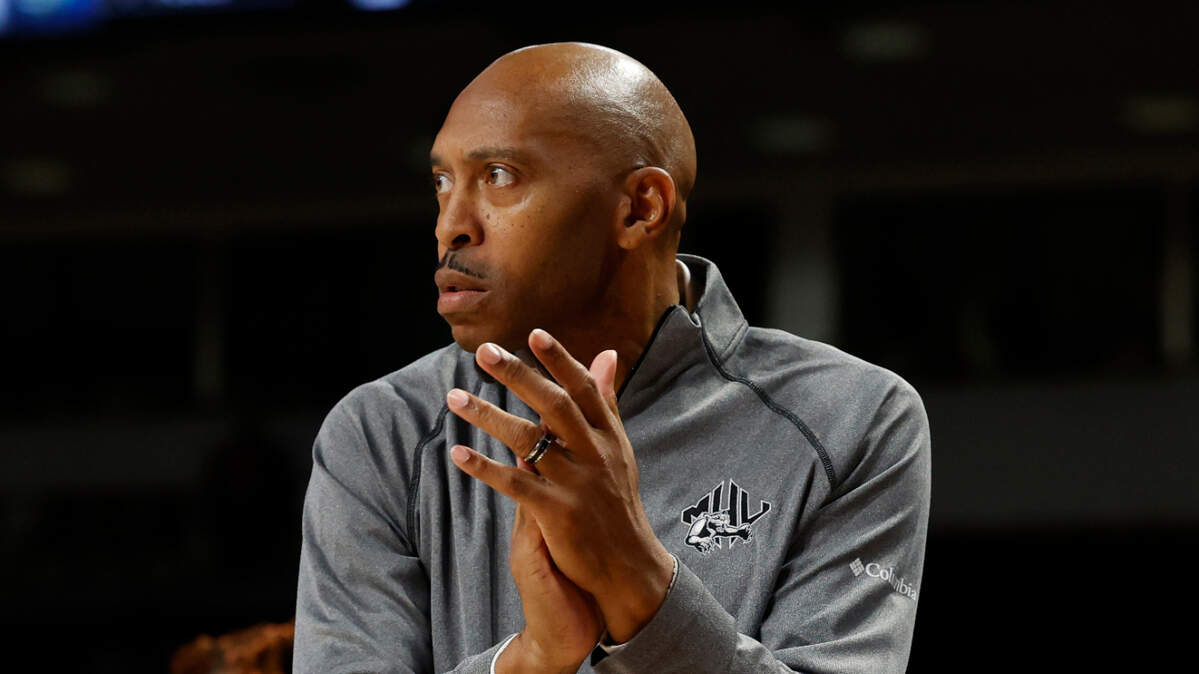 Mars Hill head coach Larry Davis talks with his team as they play South Carolina on Wednesday, November 2, 2022.