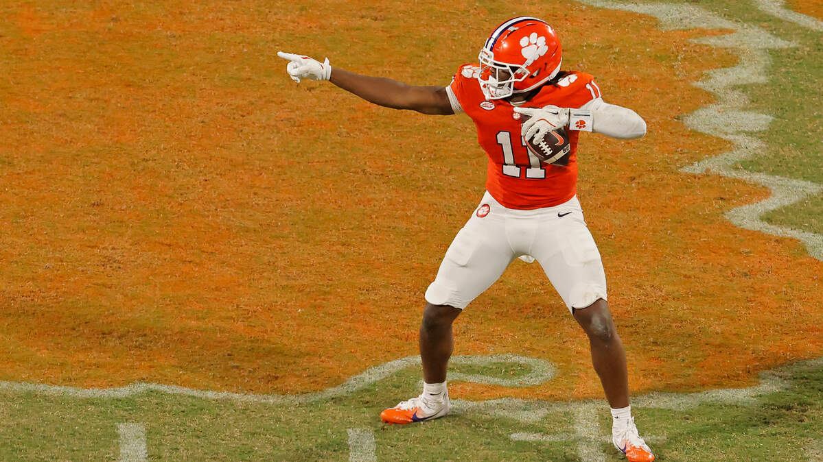 Clemson tight end Olsen Patt-Henry (11)