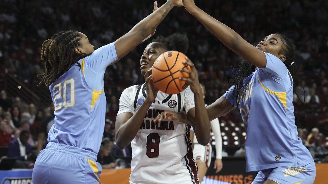 Hot start: South Carolina WBB starts March Madness with easy win over 16-seed Southern