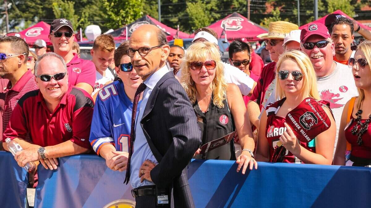 Paul Finebaum says he “isn’t sold” on Clemson, citing the Tigers’ defense as the biggest reason why.
