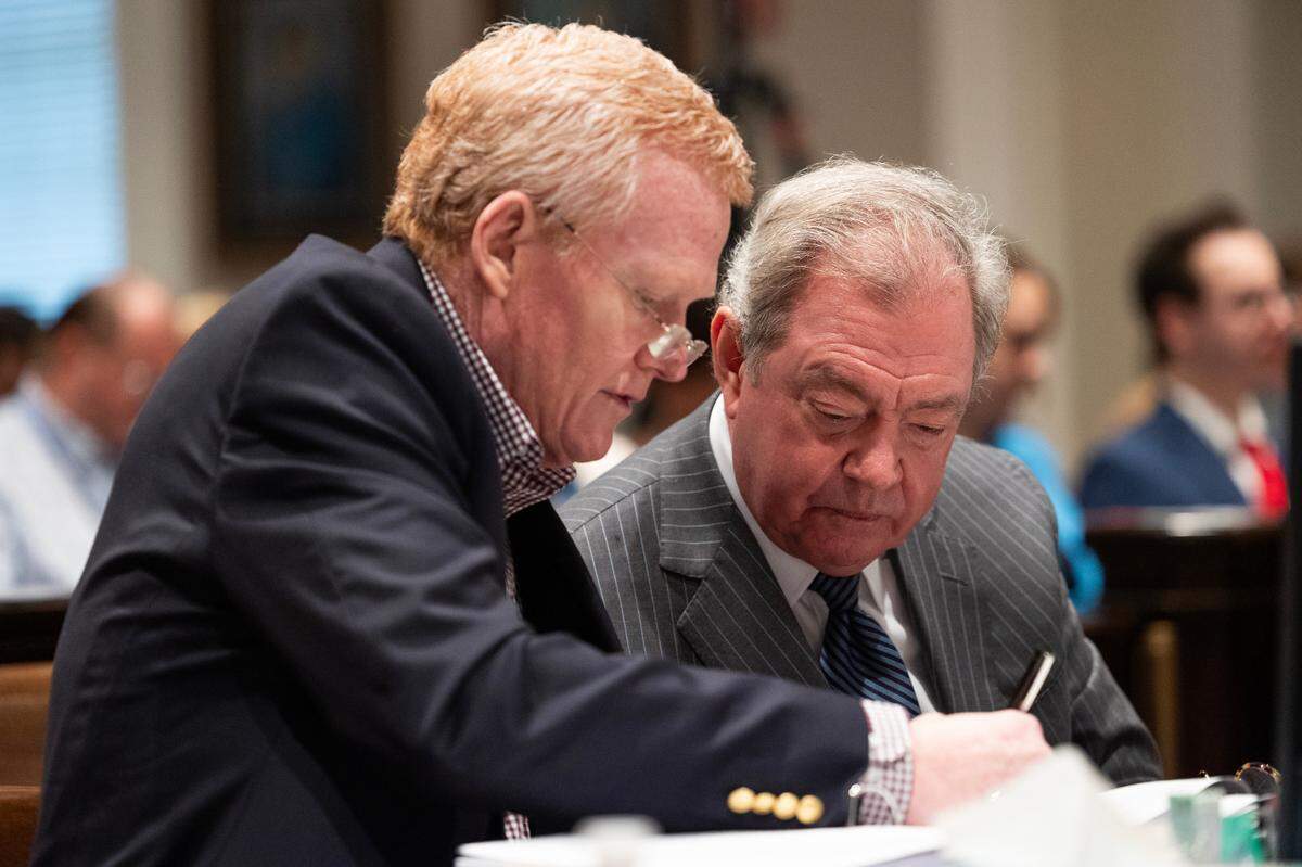 Alex Murdaugh and defense attorney Dick Harpootlian review evidence during his trial for murder at the Colleton County Courthouse on Tuesday, Jan. 31, 2023. Joshua Boucher/The State/Pool