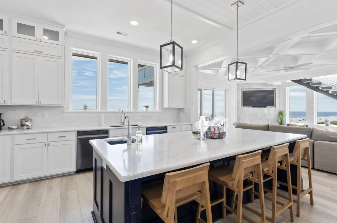 The kitchen includes quartz countertops.