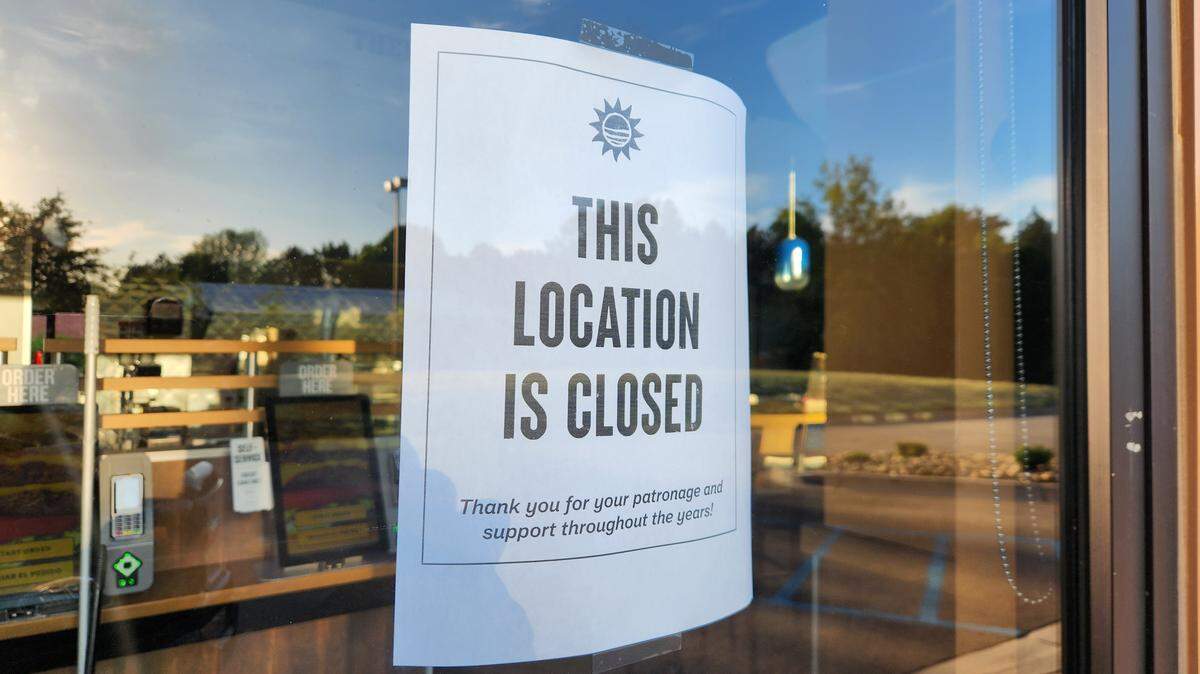 A sign on the door at the Lexington, SC Habit Burger location on Sunset Boulevard says the restaurant is closed.