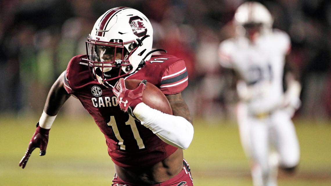 South Carolina Gamecocks running back ZaQuandre White (11) scores against Auburn on Saturday, November 20, 2021.