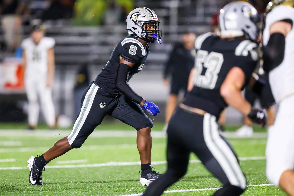 Gray Collegiate’s Royal Williamson (6) 
