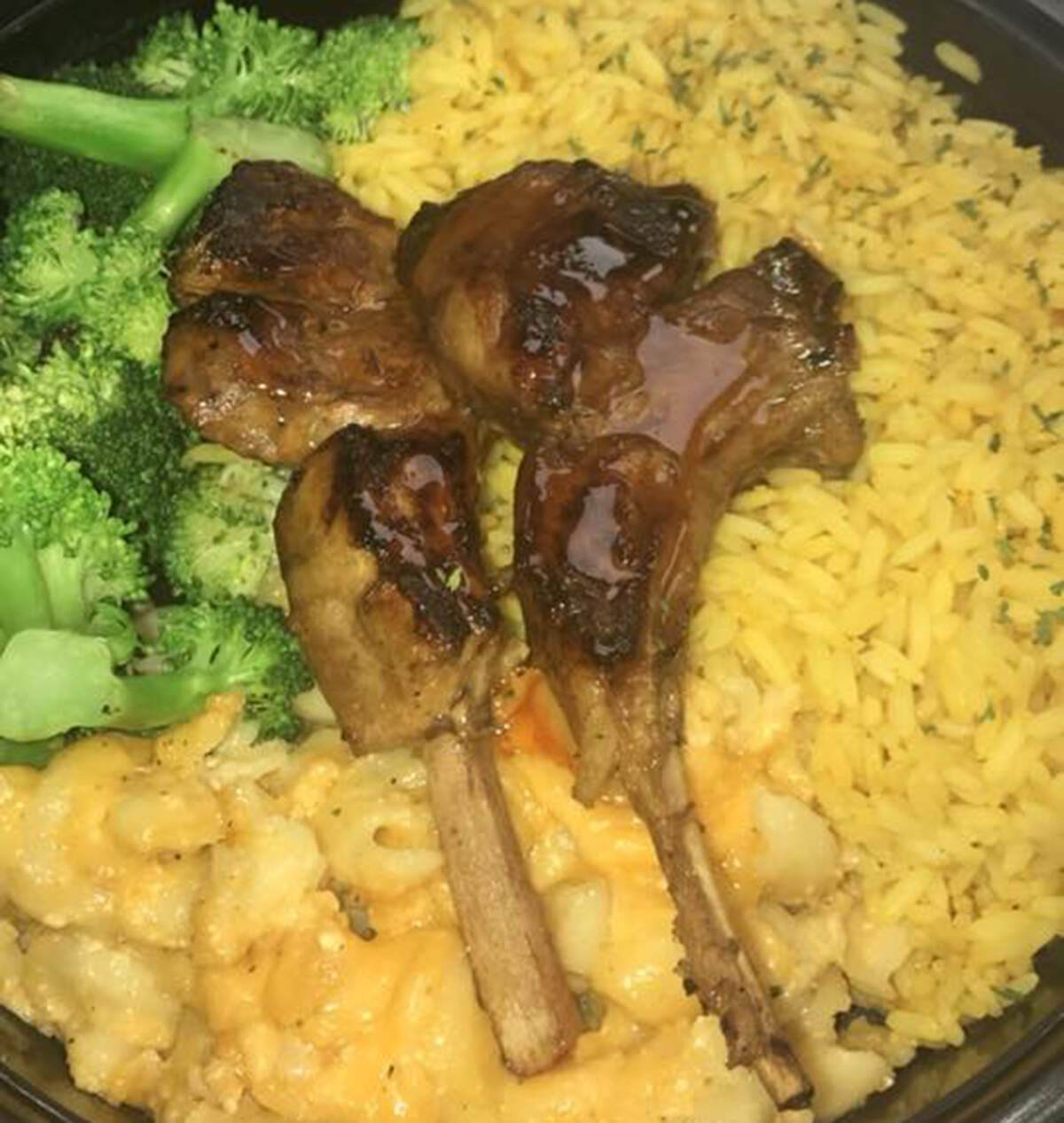 Lamb with rice, broccoli, and mac-and-cheese at LaBoo's