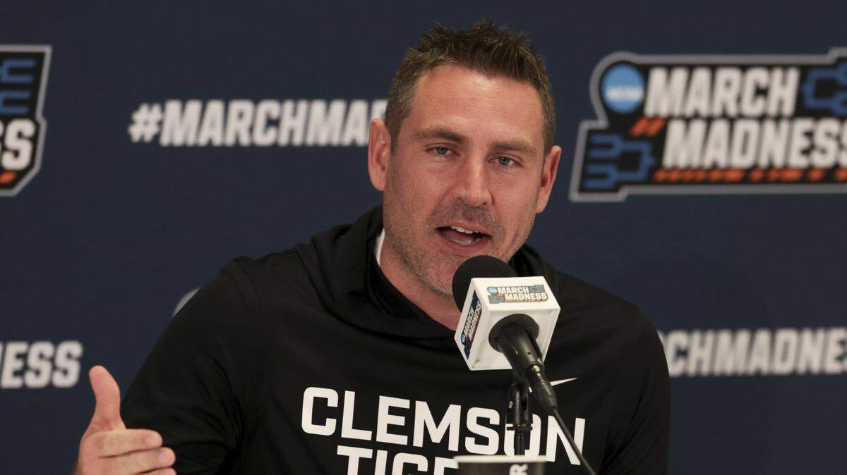 Clemson women’s basketball coach Shawn Poppie