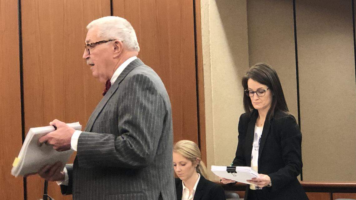 Media attorney Jay Bender (l) argues against SC GOP Caucus lawyer Jennifer Hollingsworth (right) on Thursday