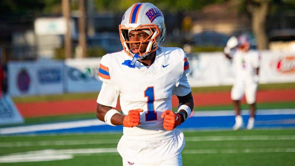 Four-star 2026 wide receiver Naeem Burroughs
