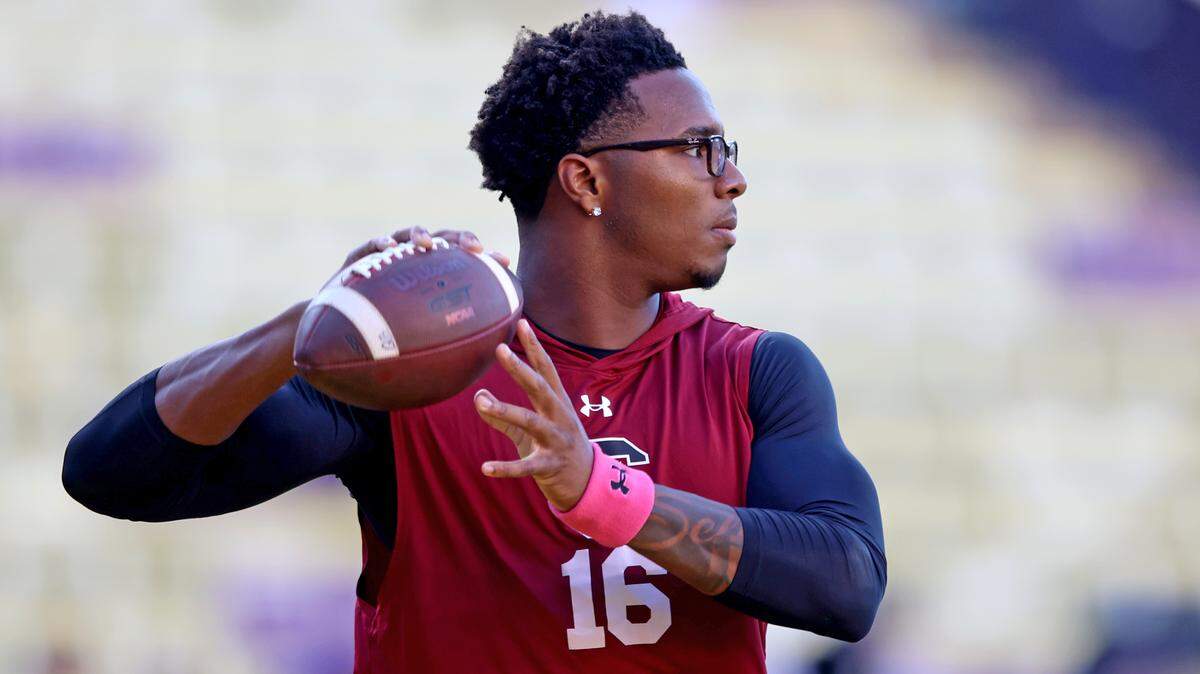 Quarterback LaNorris Sellers of the South Carolina Gamecocks warms up before the game against the Louisiana State Tigers at Tiger Stadium on October 11, 2025 in Baton Rouge, Louisiana.