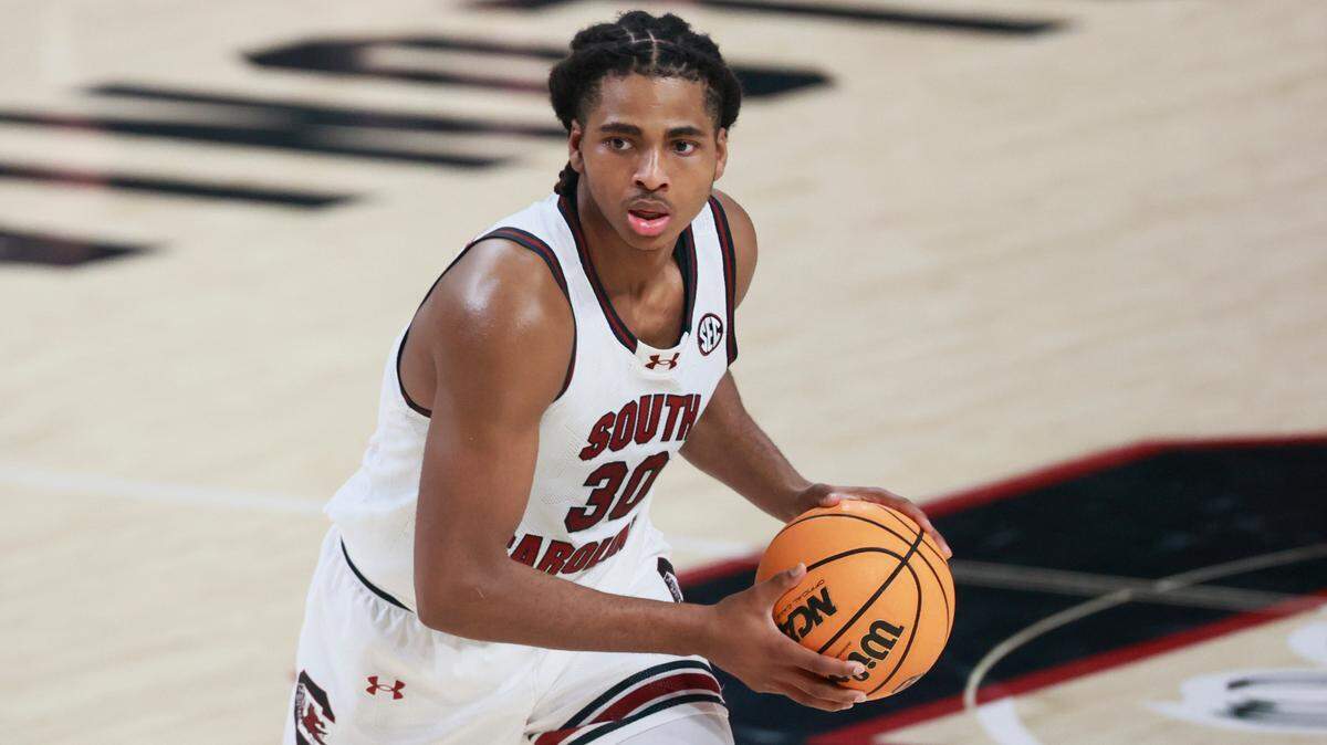 South Carolina Forward Collin Murray-Boyles (30) plays Mercer on Thursday, November 21, 2024.