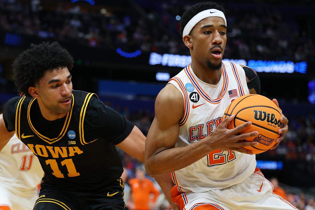 Rising redshirt sophomore guard Ace Bucker (21) is one of Clemson’s most promising young players.