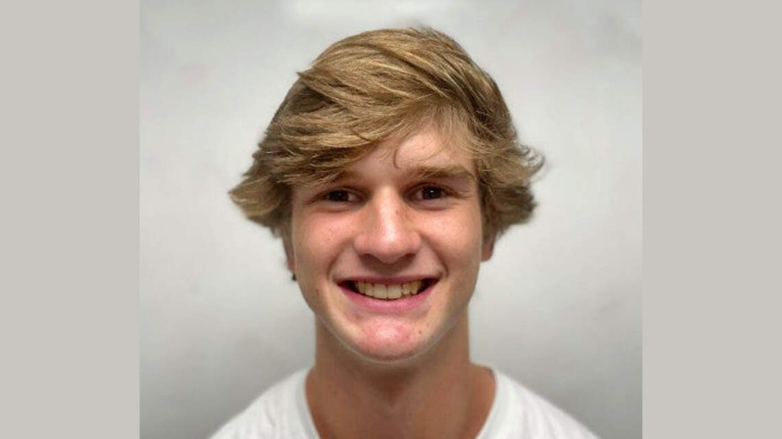This Nashville receiver’s recruiting star is rising. His mom was a Gamecock athlete