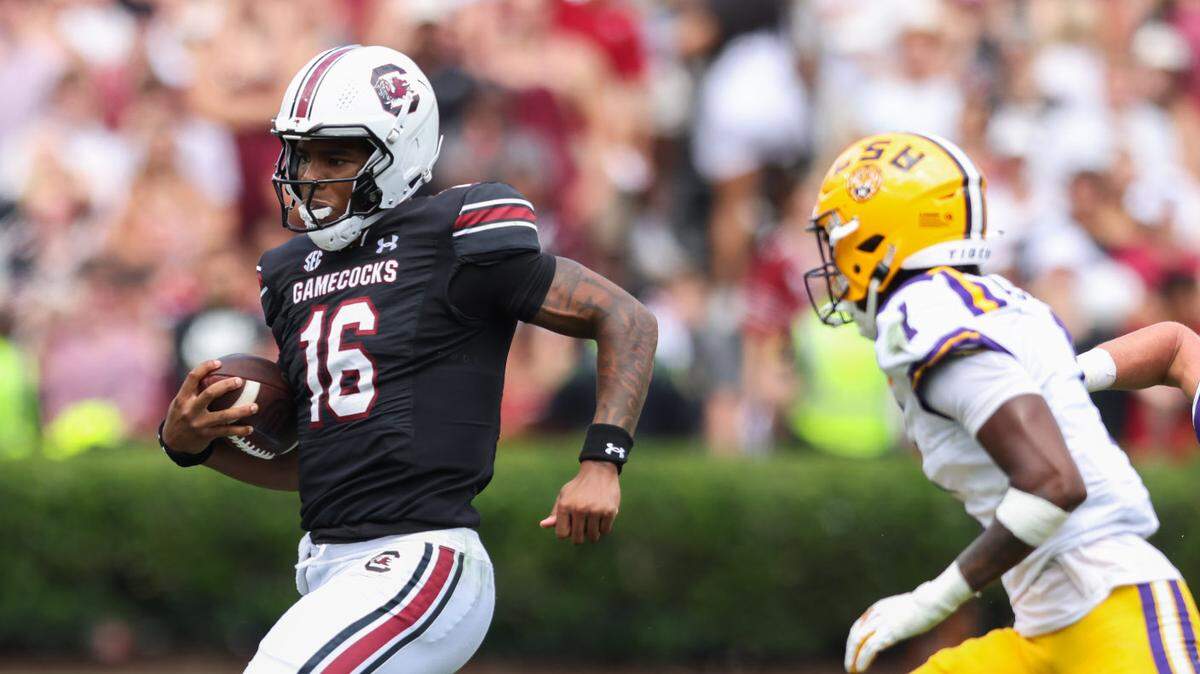 South Carolina quarterback LaNorris Sellers (16) runs the ball during the first half of South Carolina’s game against LSU in Columbia on Saturday, September 14, 2024.