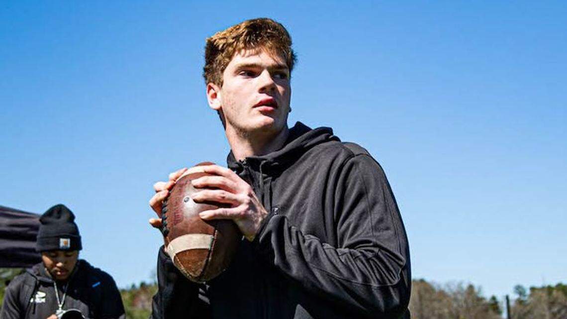 2024 4-star quarterback Christopher Vizzina of Briarwood (Ala.) Christian School will sign his national letter of intent with Clemson football on Wednesday.