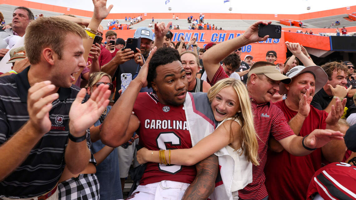 Dylan Stewart a bright spot for South Carolina defense’s very bright day vs. Gators