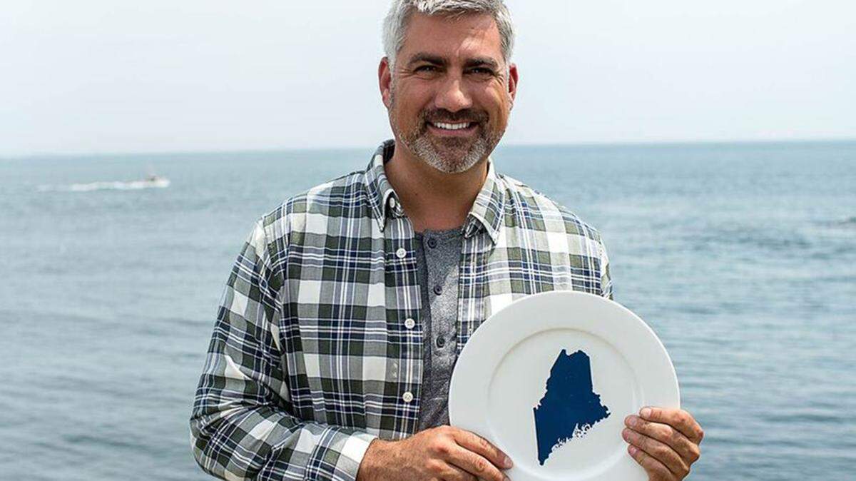 Taylor Hicks hosts 'State Plate' on INSP TV. The former 'American Idol' winner is shown here in a segment from Maine.