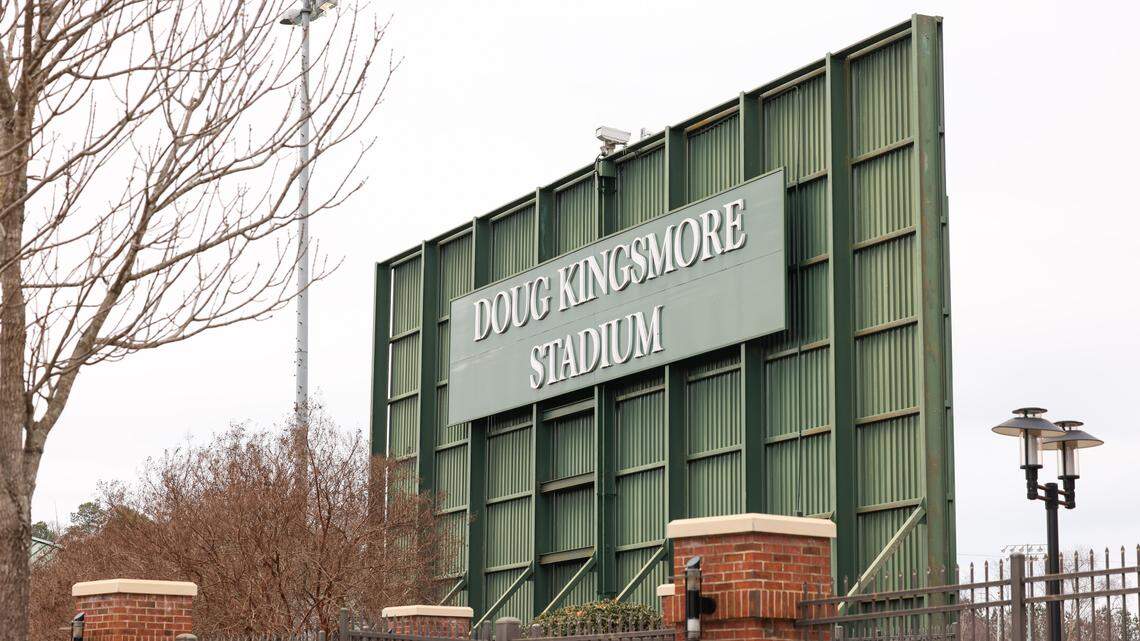 Clemson baseball player no longer facing assault charges after bar fight. The latest