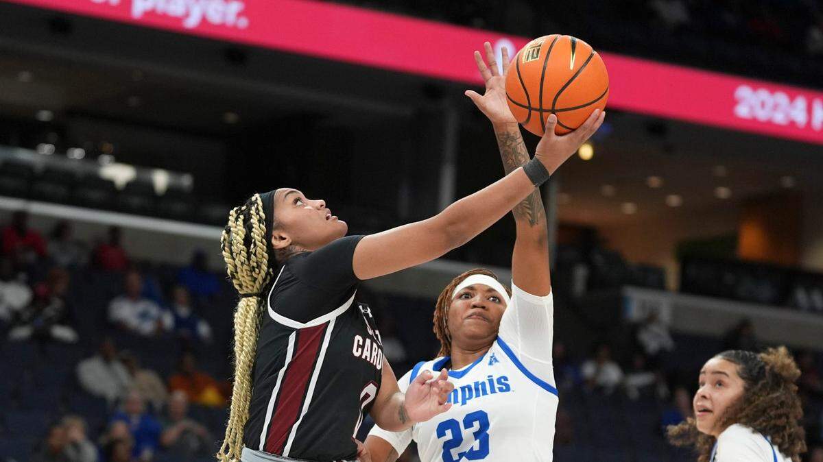 South Carolina’s Te-Hina Paopao (0) goes for a layup during the game between South Carolina and Memphis in the Hoops for St. Jude Tip Off Classic at FedExForum on Tuesday, October 15, 2024.