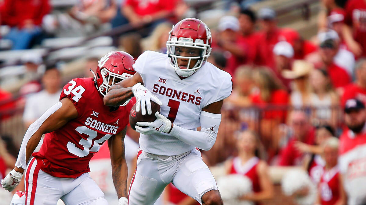 Former Oklahoma wide receiver Jayden Gibson (1), pictured here in OU’s 2022 spring game, formally signed with South Carolina football and Shane Beamer on Jan. 21.