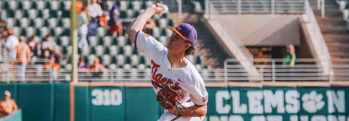 Clemson baseball right-handed pitcher Ariston Veasey during 2025 fall ball