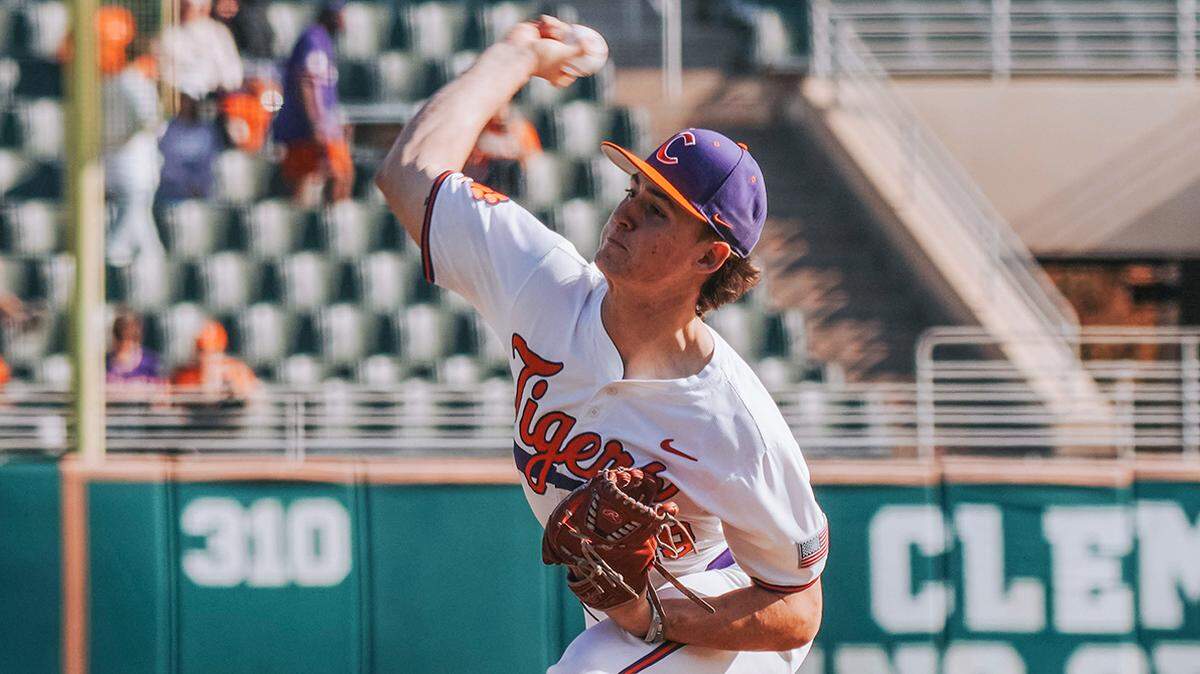 Clemson baseball right-handed pitcher Ariston Veasey during 2025 fall ball