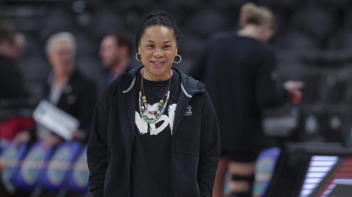 South Carolina's head coach Dawn Staley 