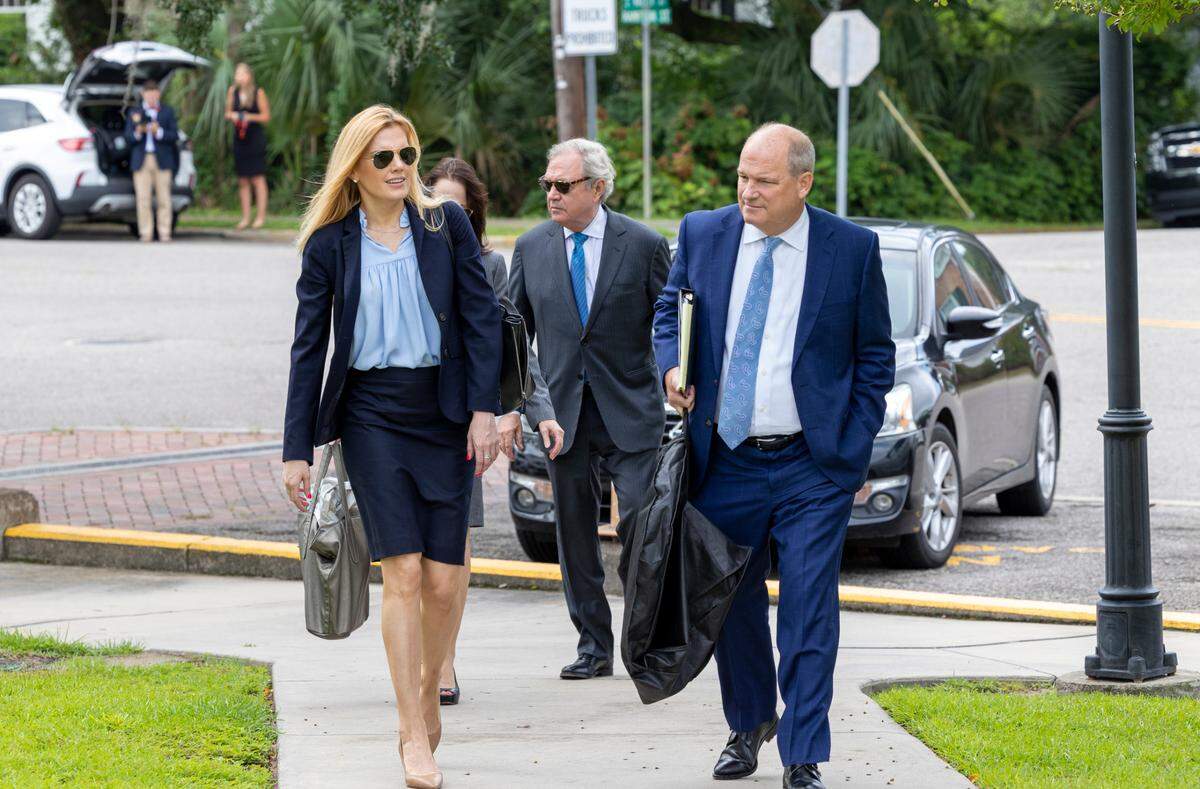 Attorneys Jim Griffin and Dick Harpootlian arrive at the Colleton County Courthouse in Walterboro, S.C. for Alex Murdaugh’s bond hearing.