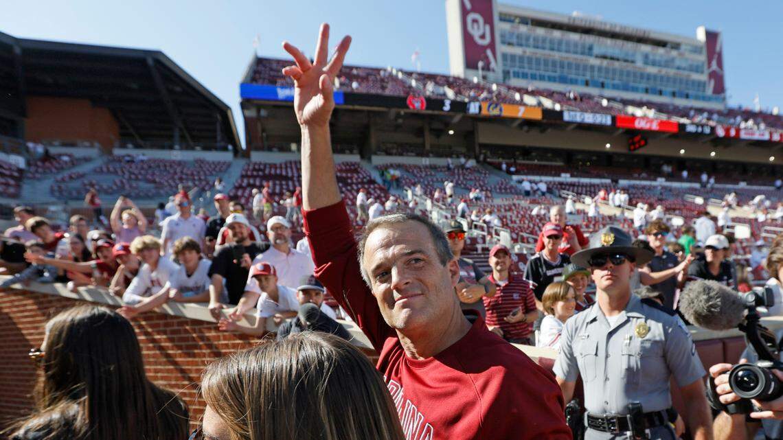 South Carolina head coach Shane Beamer waves as he leaves the field after a win over Oklahoma on Saturday, Oct. 19, 2024, at Gaylord Family - Oklahoma Memorial Stadium in Norman, Okla. South Carolina won 35-9.