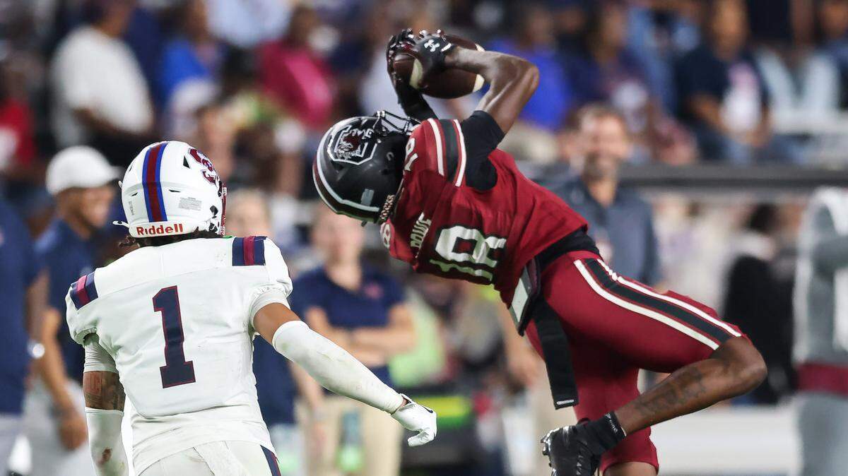 South Carolina wide receiver Brian Rowe Jr. (18) pulls down a pass during the Gamecocks’ game against South Carolina State at Williams-Brice Stadium in Columbia on Saturday, September 6, 2025.
