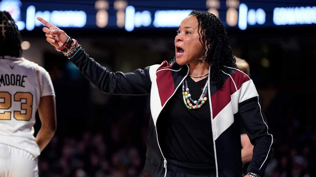 South Carolina head coach Dawn Staley works with her team against the Vanderbilt during the second quarter at Memorial Gym in Nashville, Tenn., Sunday, Feb. 23, 2025.