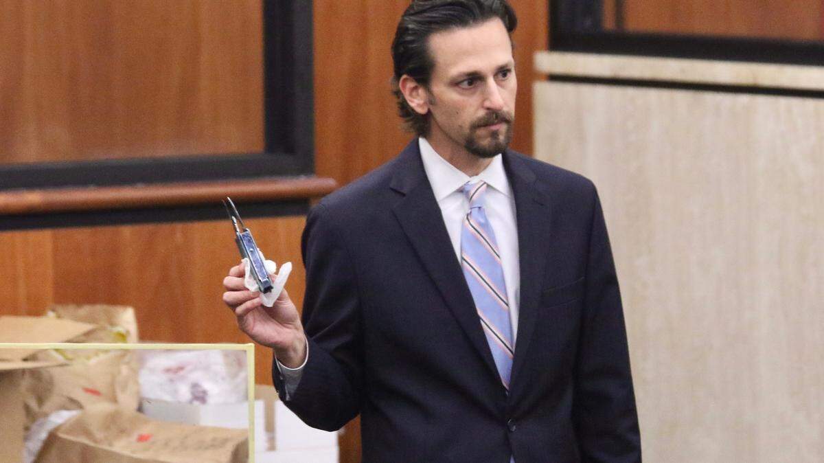 DNA on weapon and in Rowland’s car is almost certainly Josephson’s, expert testifies