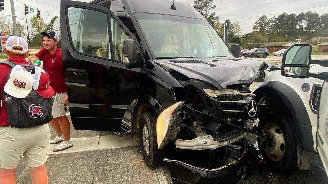 Gamecocks ‘thankful to be playing golf’ after team van was involved in collision