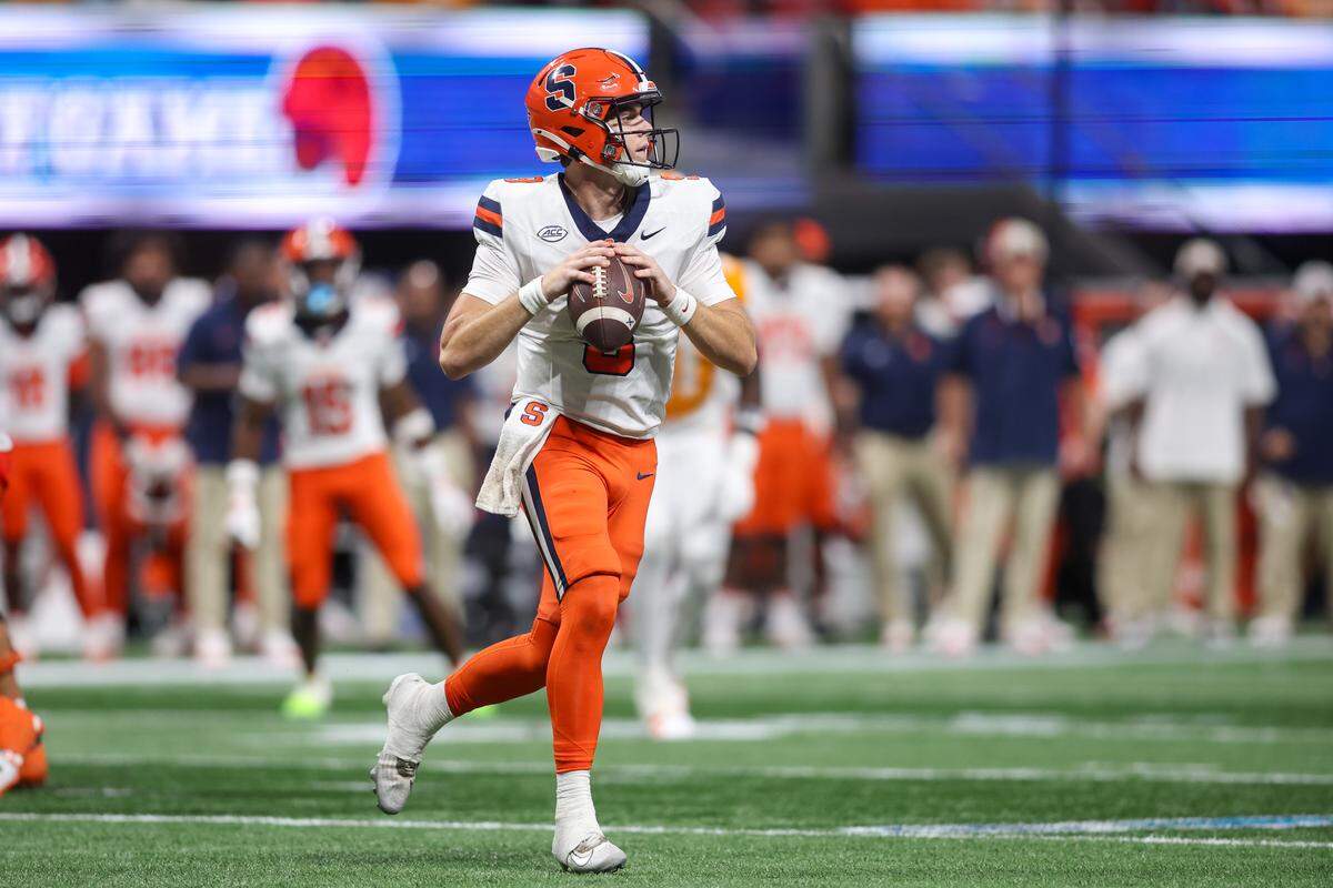 Syracuse quarterback Steve Angeli (9)
