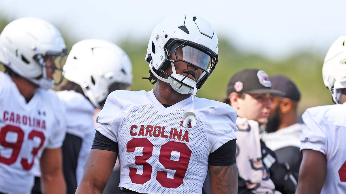 South Carolina's Caleb Herring during a 2026 spring football practice.