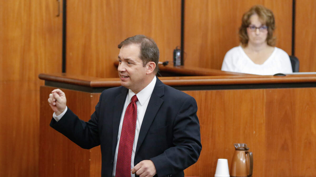Special prosecutor David Pascoe delivers his opening arguments to the jury during the trial of former state representative Jim Harrison. 10/22/18