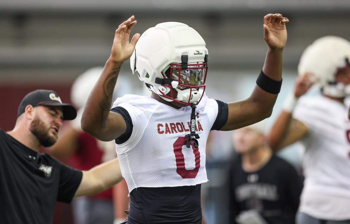 South Carolina linebacker Fred Johnson (0) warms up during practice in Columbia on Friday, August 1, 2025.