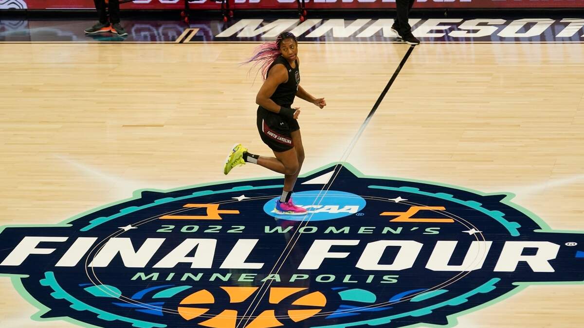 South Carolina’s Aliyah Boston runs during a practice session for a college basketball game in the semifinal round of the Women’s Final Four NCAA tournament Thursday, March 31, 2022, in Minneapoils. (AP Photo/Eric Gay)