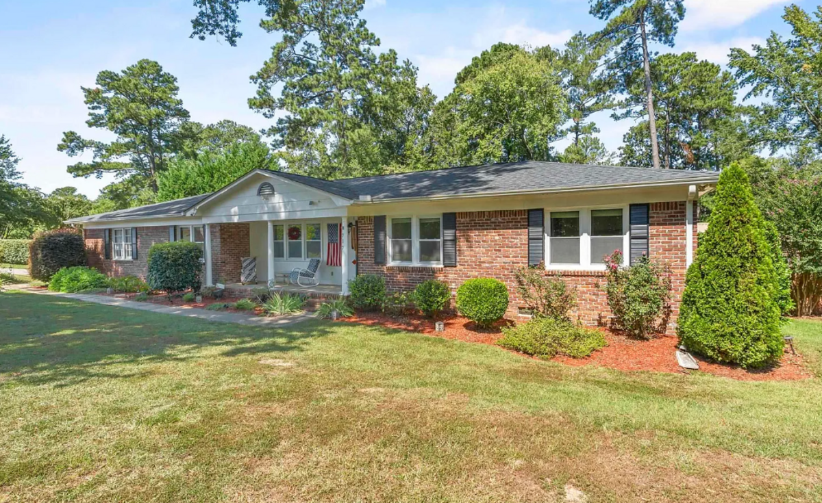 This Woodlands Hills area home illustrates one option for Columbia home buyers willing to spend around $300,000 on a home.