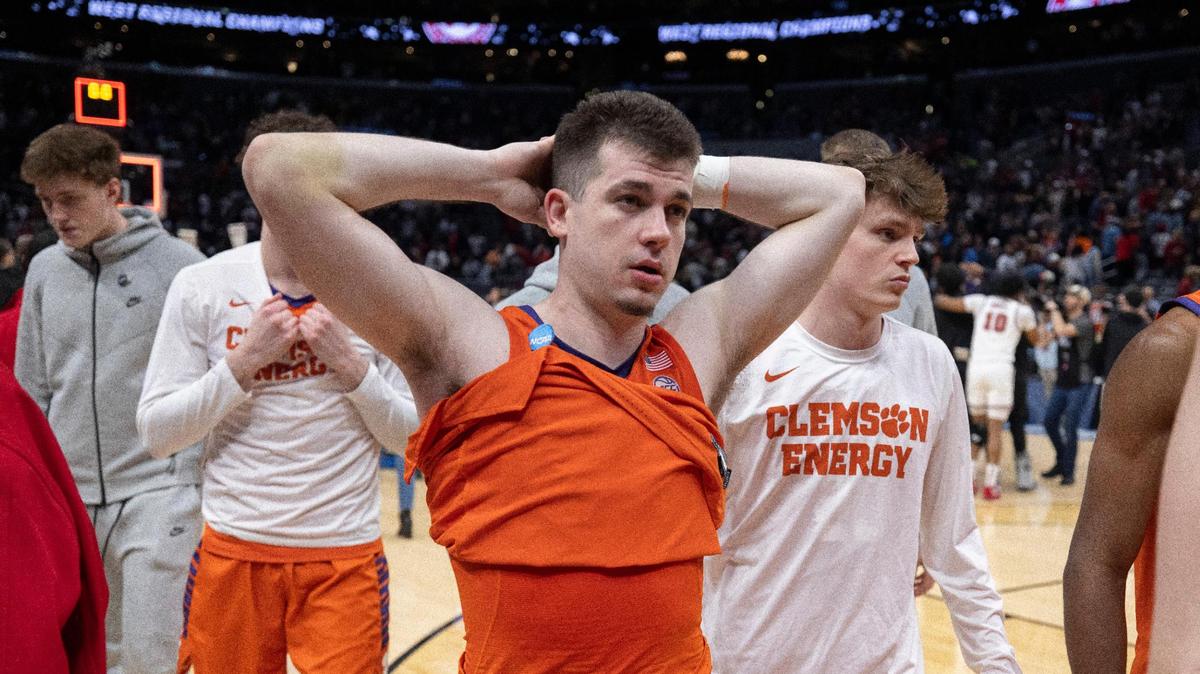 Clemson’s Joseph Girard III (11) leaves the court with his teammates following the Tigers’ 89-82 loss to Alabama in the NCAA West Regional final on Saturday, March 30, 2024 at Crypto.com Arena in Los Angeles, CA.