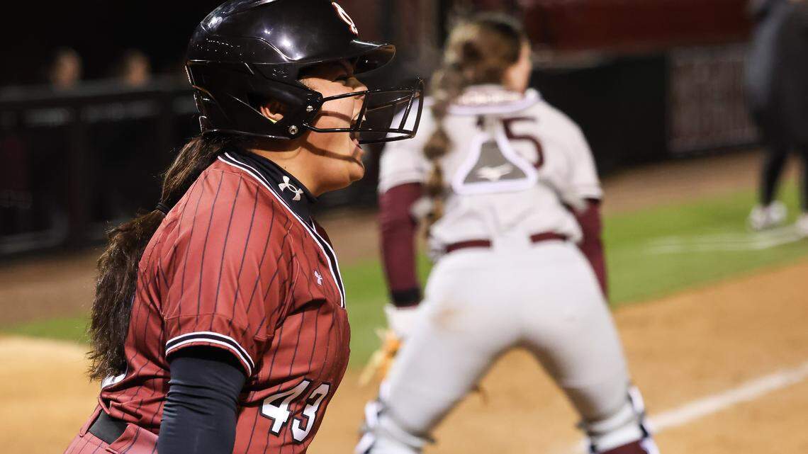 Late home run carries South Carolina softball to win in NCAA Tournament opener