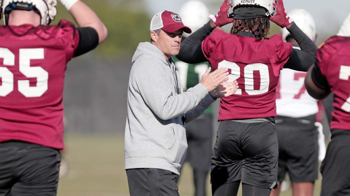South Carolina’s Shane Beamer watches his team practice in 2023.